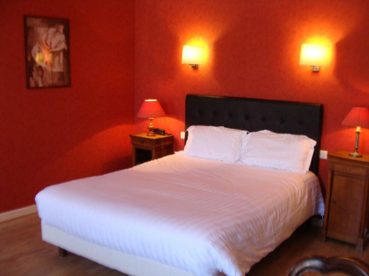 Logis La Gamade Hotel Donzenac Exterior foto